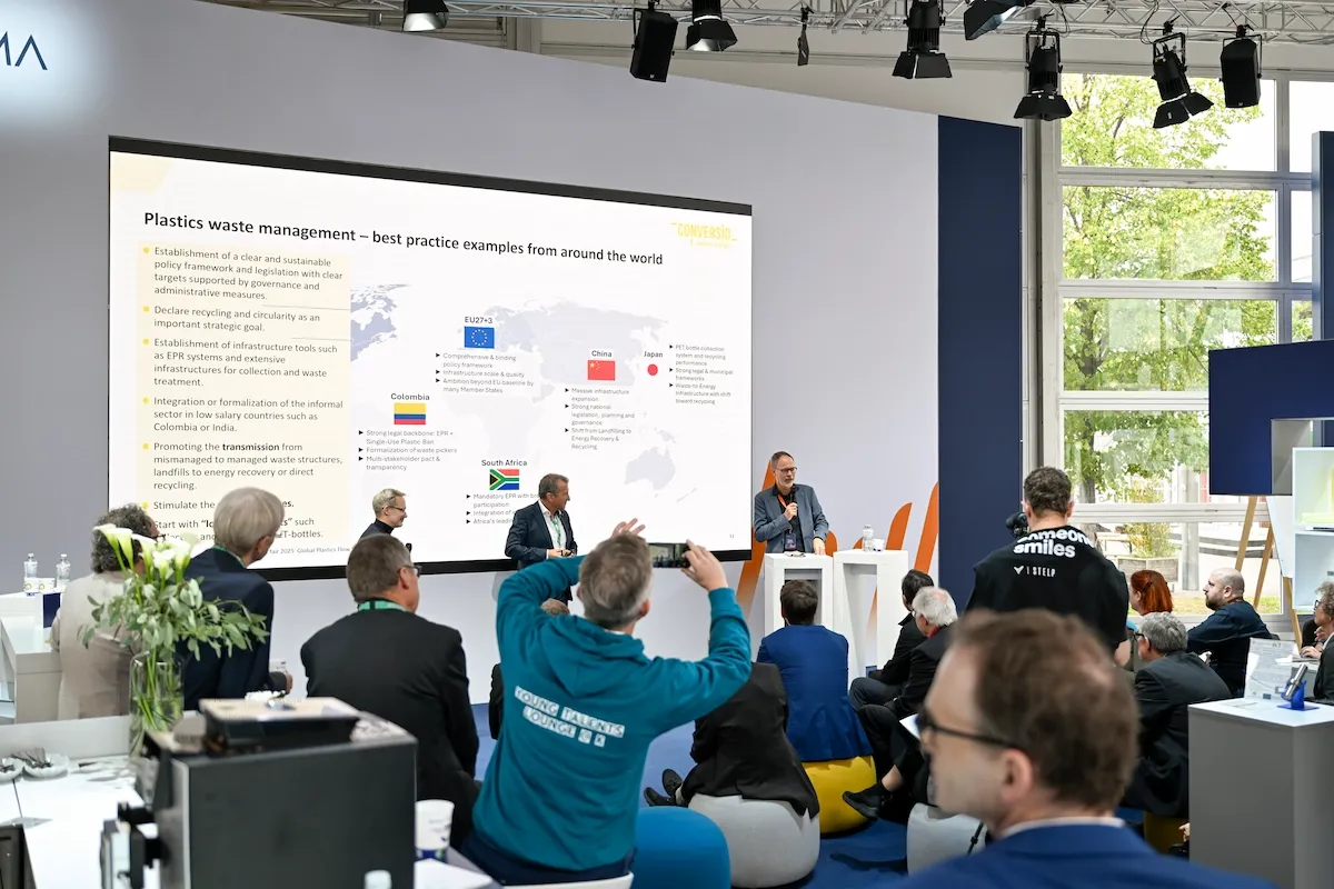 Präsentation der Ergebnisse der Global Plastics Flow-Studie 2023 in Düsseldorf.